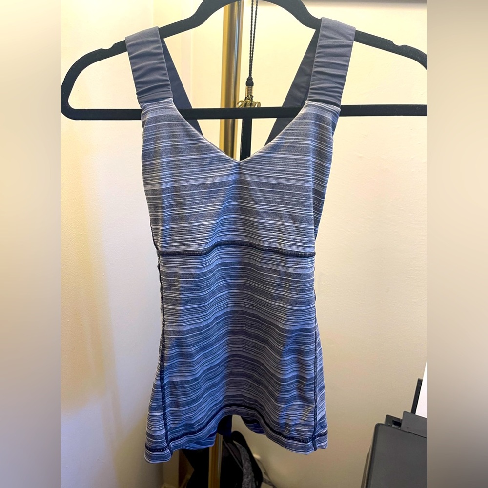 Lululemon size 6 tank